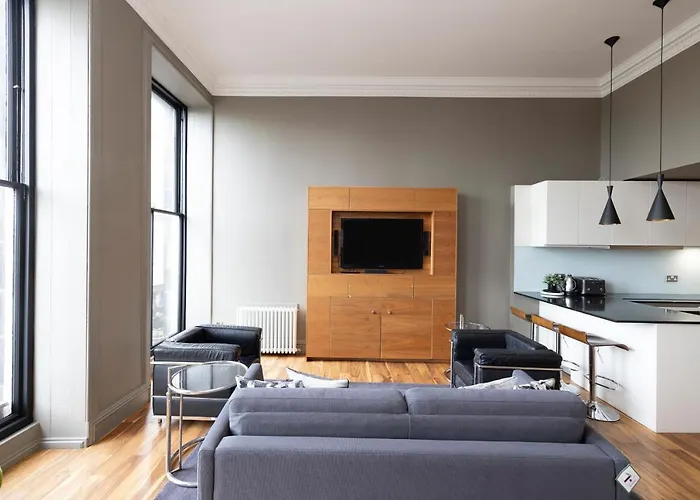 Joivy Chic 2Br Apt With City Views At The Heart Of Old Town